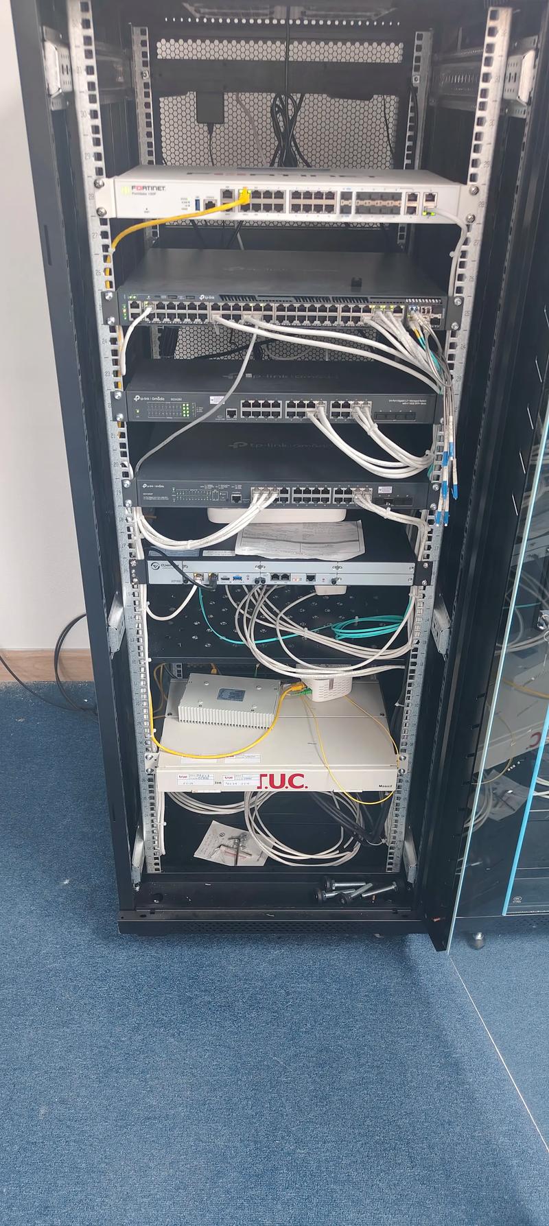 网络系统集成：构建高效企业数字大厦的基石